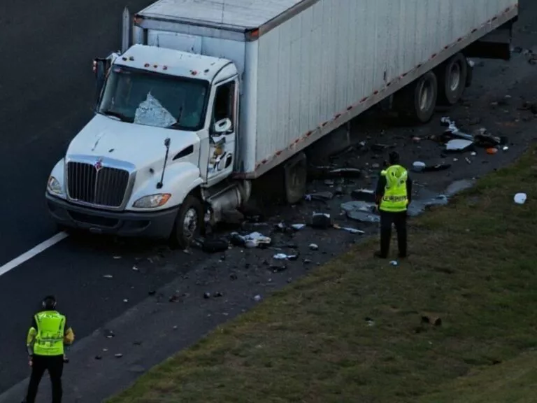 What causes truck accidents to happen? Truck accident
