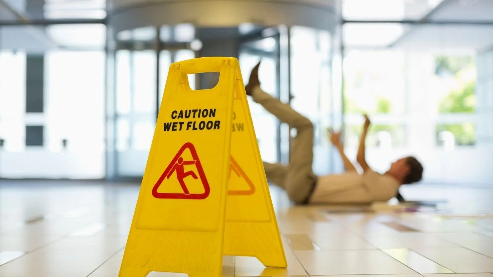 Wet floor hazard on commercial property in kentucky