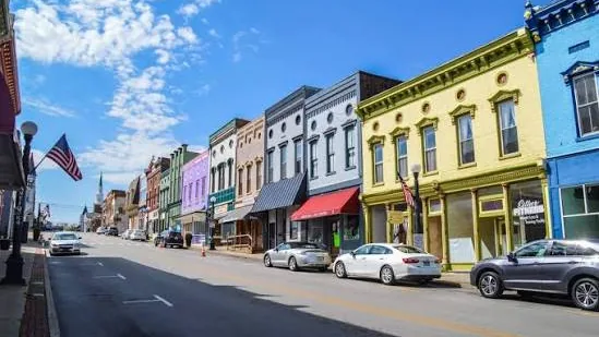 Historic storefronts along main street in downtown harrodsburg, kentucky