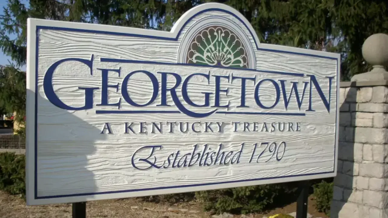 Georgetown, Kentucky sign with an established 1790 inscription