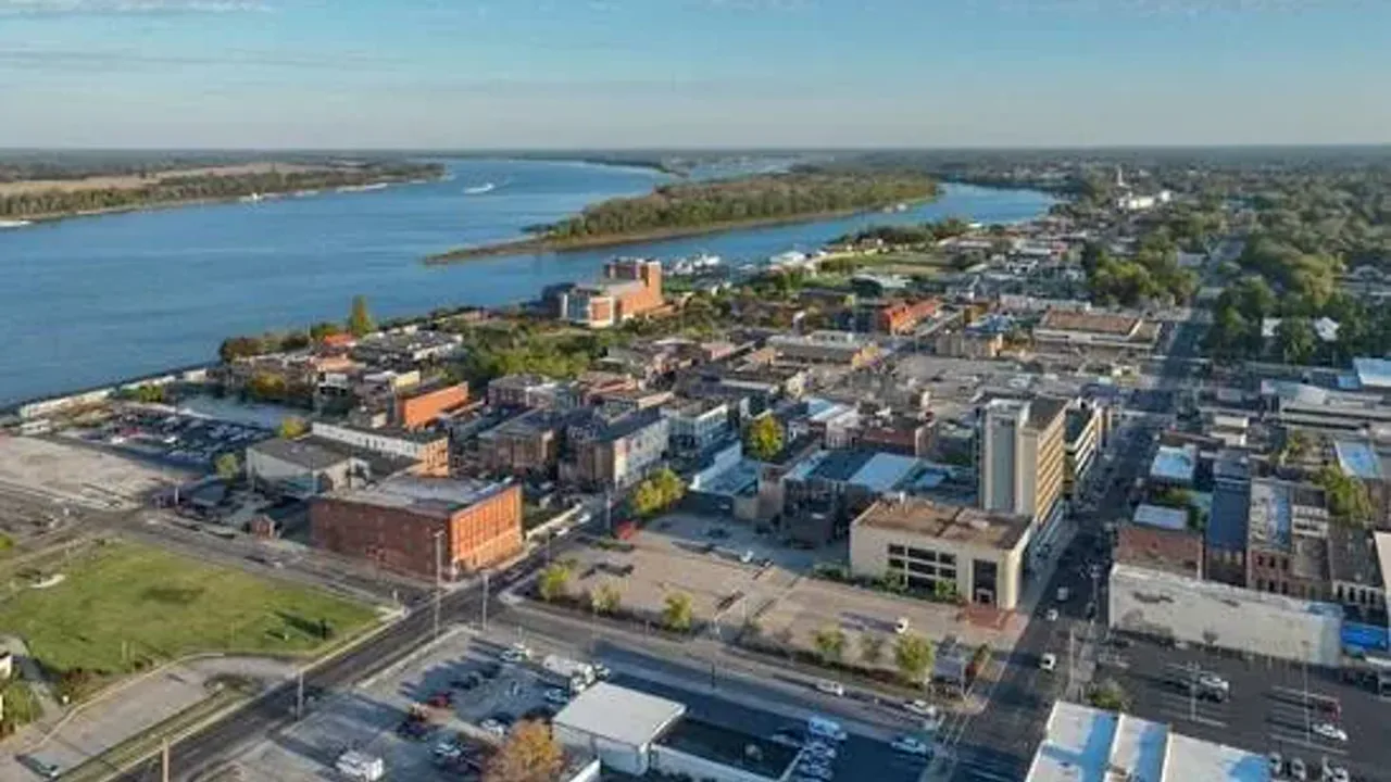 Aerial view of a western Kentucky river town on the Ohio River